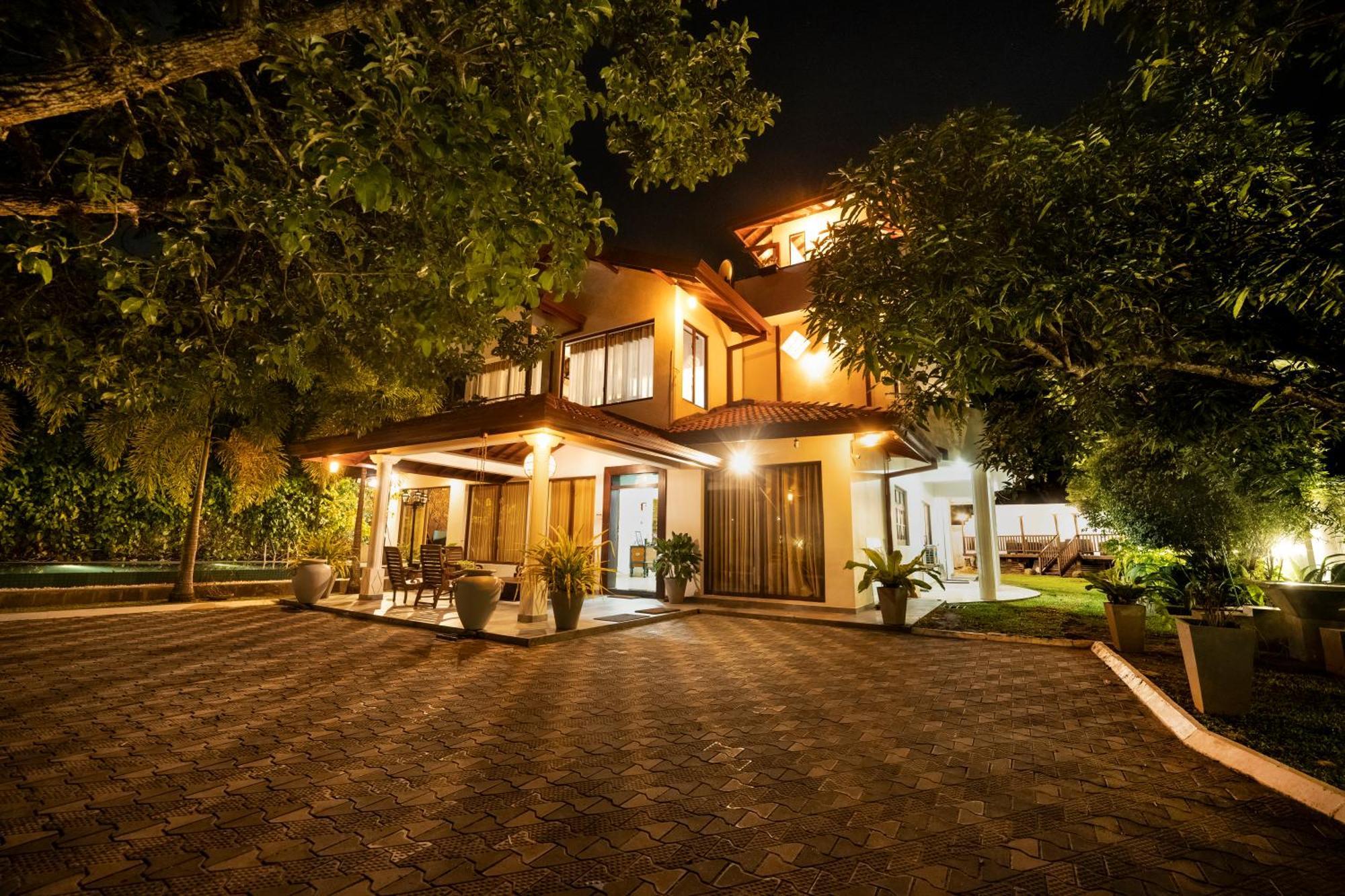 Thithi'S Palace Mirissa Luaran gambar