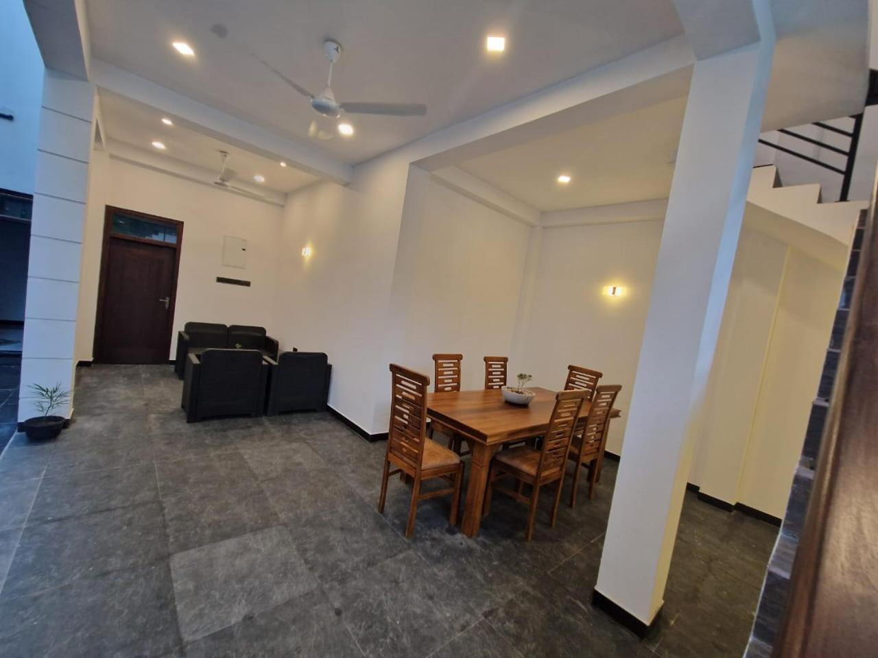 Thithi'S Palace Mirissa Luaran gambar